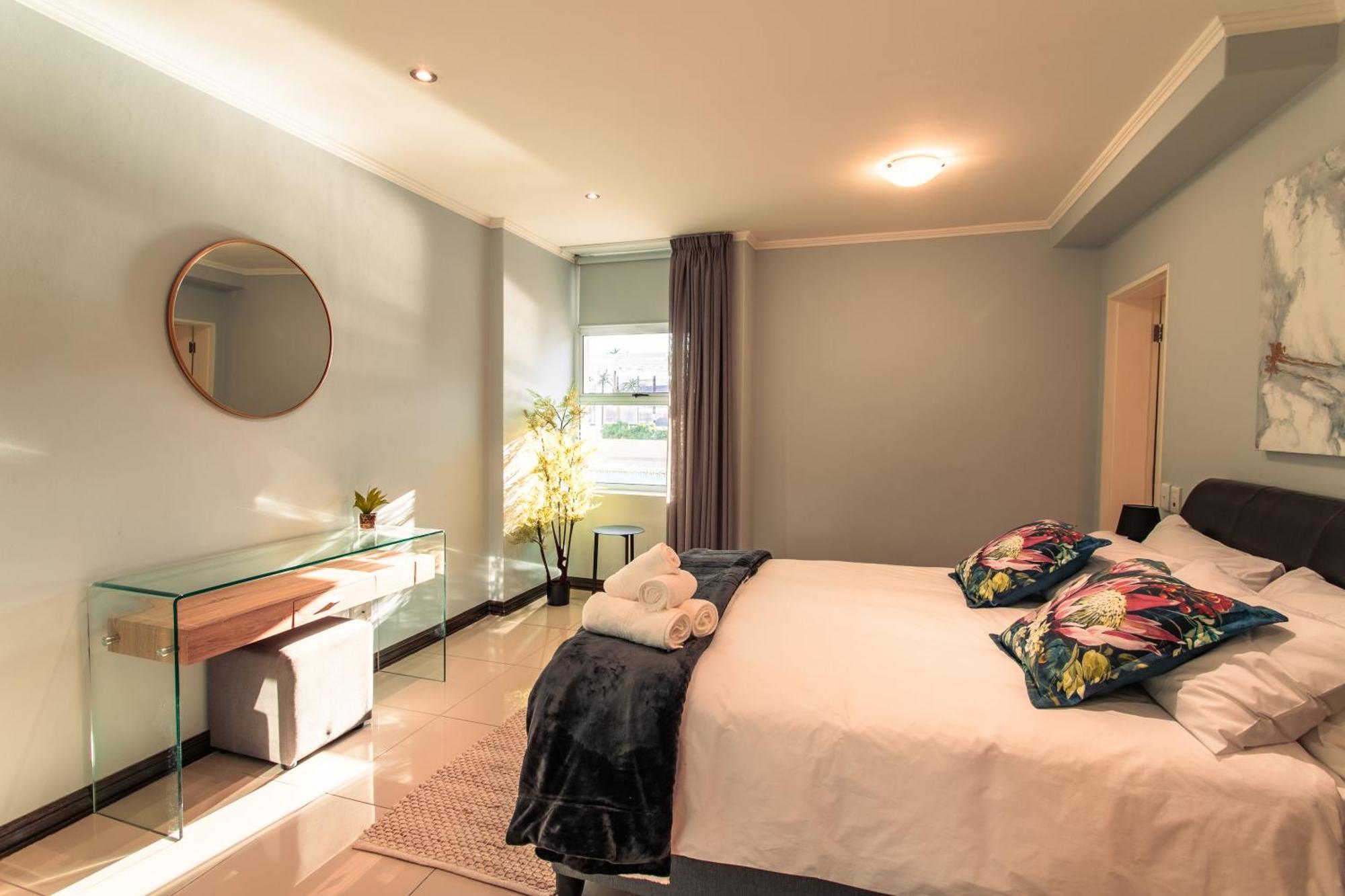 The Centurion - Pool Deck With Views! Cape Town