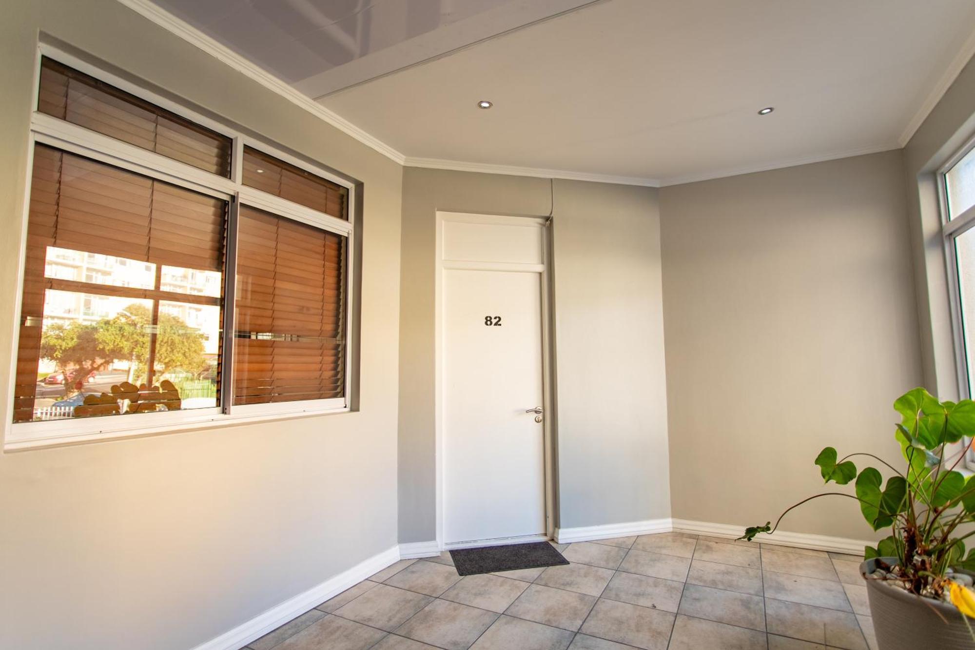 The Centurion - Pool Deck With Views! * Cape Town