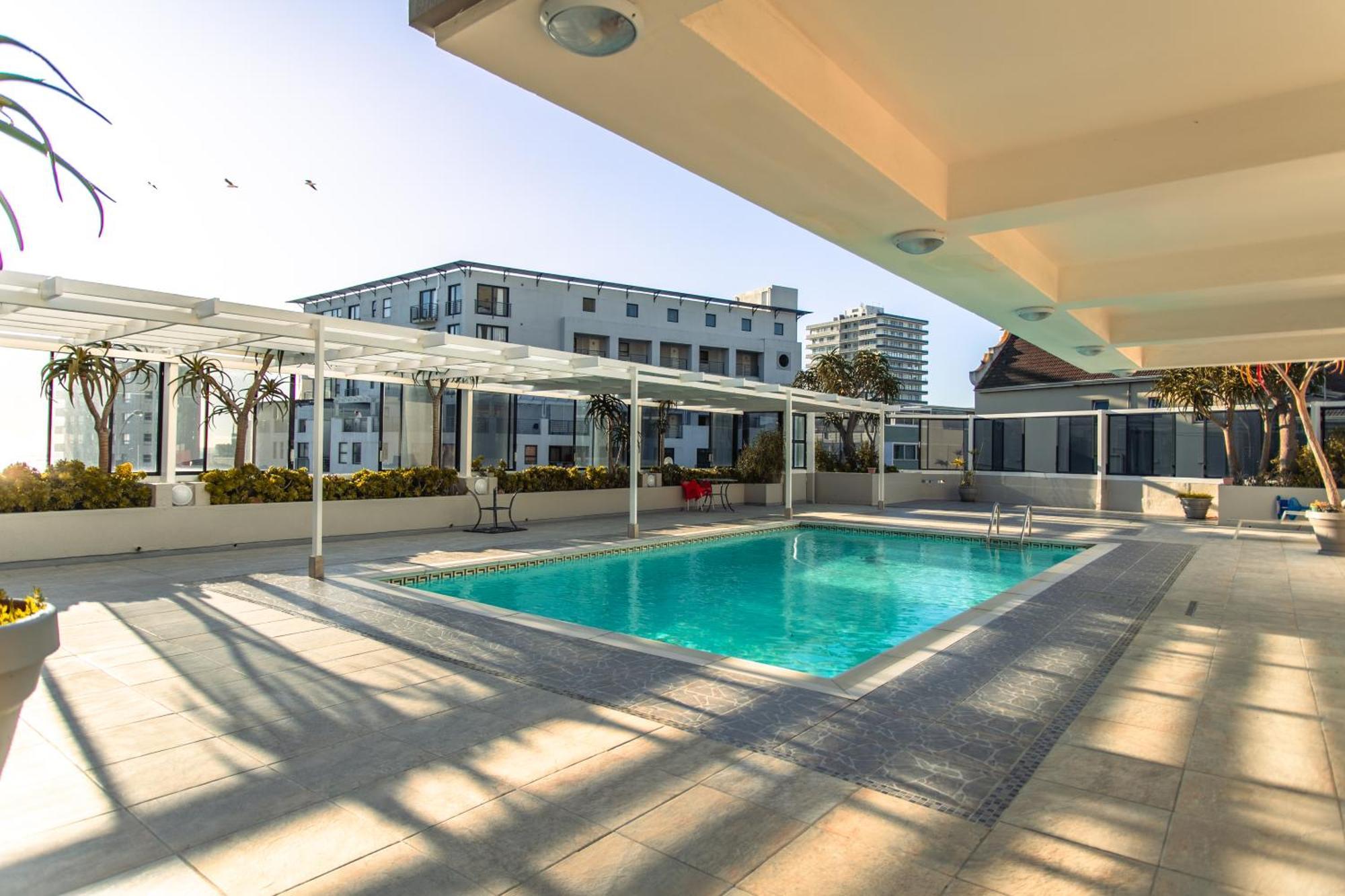 The Centurion - Pool Deck With Views! Cape Town